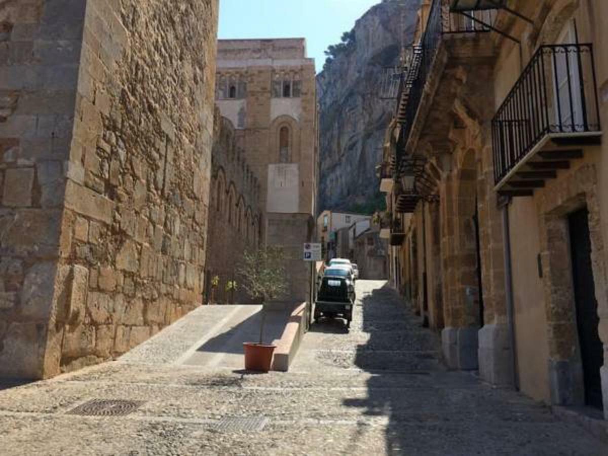 Cefalu Cathedral Palace ภายนอก รูปภาพ