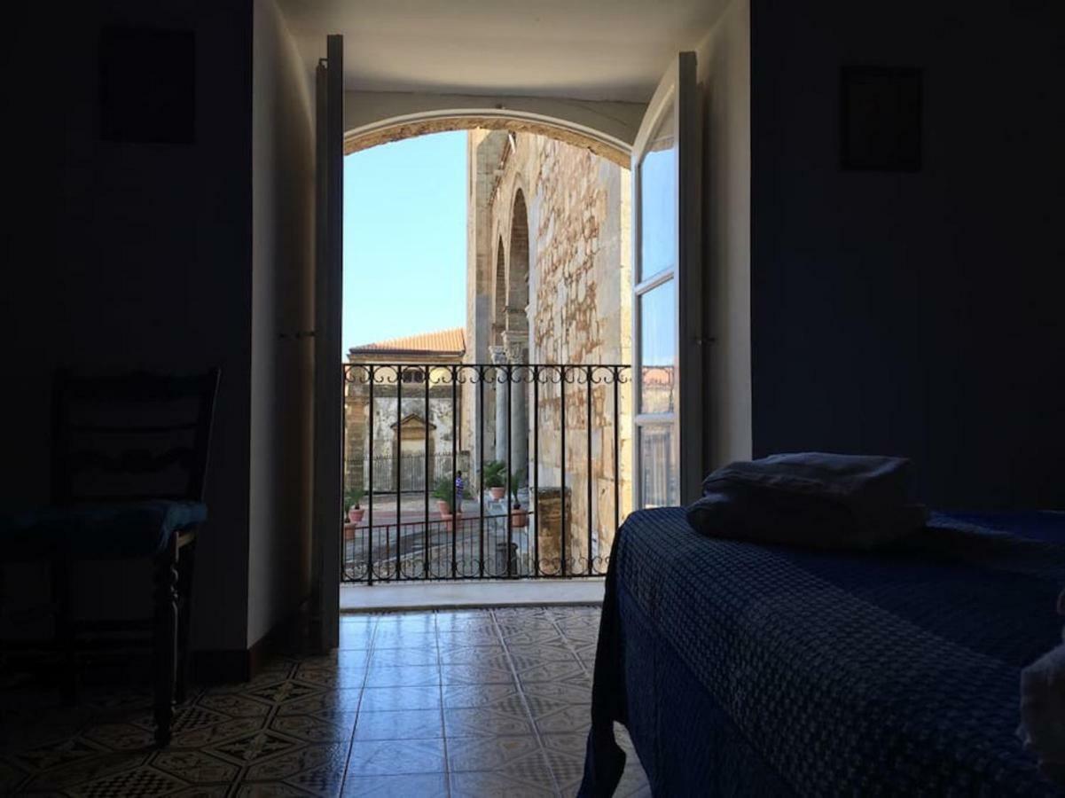 Cefalu Cathedral Palace ภายนอก รูปภาพ